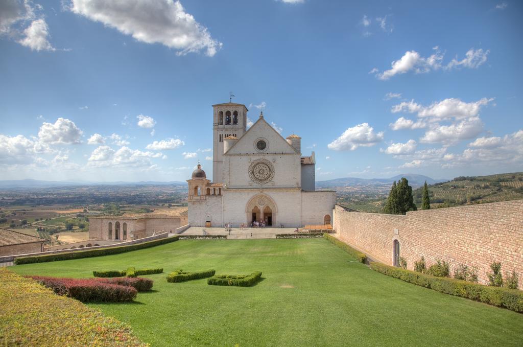 Alba Dei Due Soli B&B Ночера-Умбра Номер фото